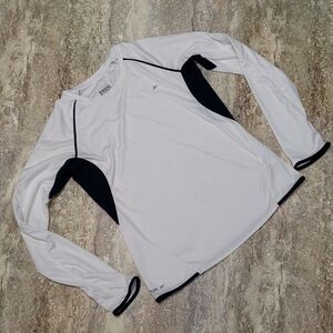 REEBOK YOUTH LONG SLEEVE POLY TEE SIZE M